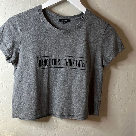 TALULA “Dance First,Think Later” gray cropped short sleeve T-shirt. SZ XS. - Picture 1 of 11